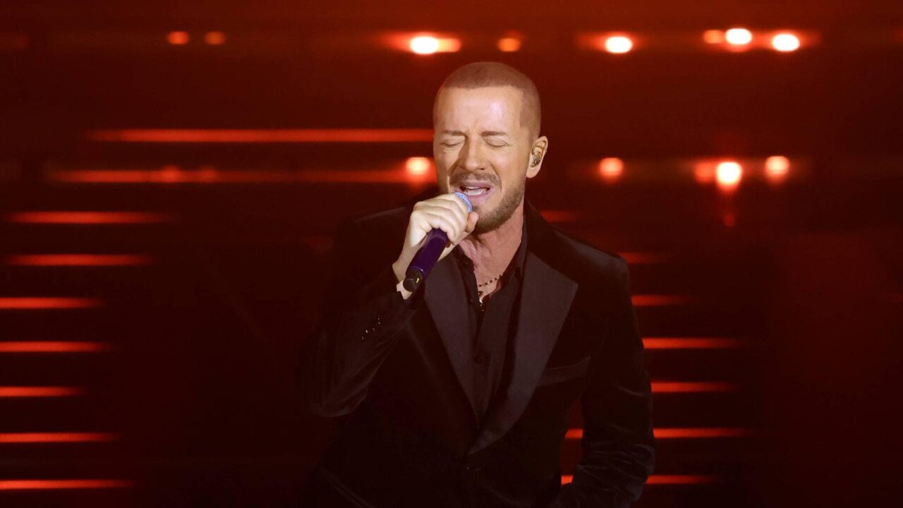 Escucha «Ora e per sempre», la canción de Raf en Sanremo 2026