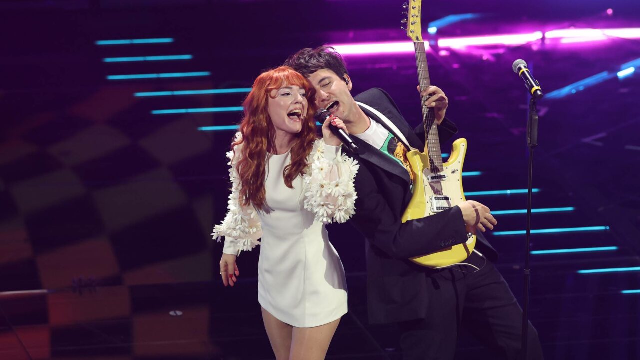 Escucha «La felicità e basta», la canción de Maria Antonietta y Colombre en Sanremo 2026