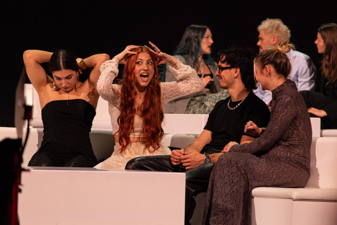 Artistas de la primera semifinal del Benidorm Fest 2026 durante el anuncio de los finalistas, Palau d’Esports l’Illa de Benidorm | Foto: Iván Trejo