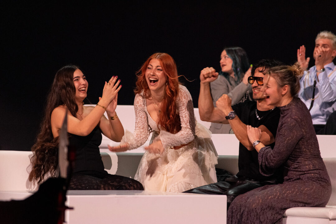 Artistas de la primera semifinal del Benidorm Fest 2026 durante el anuncio de los finalistas, Palau d’Esports l’Illa de Benidorm | Foto: Iván Trejo