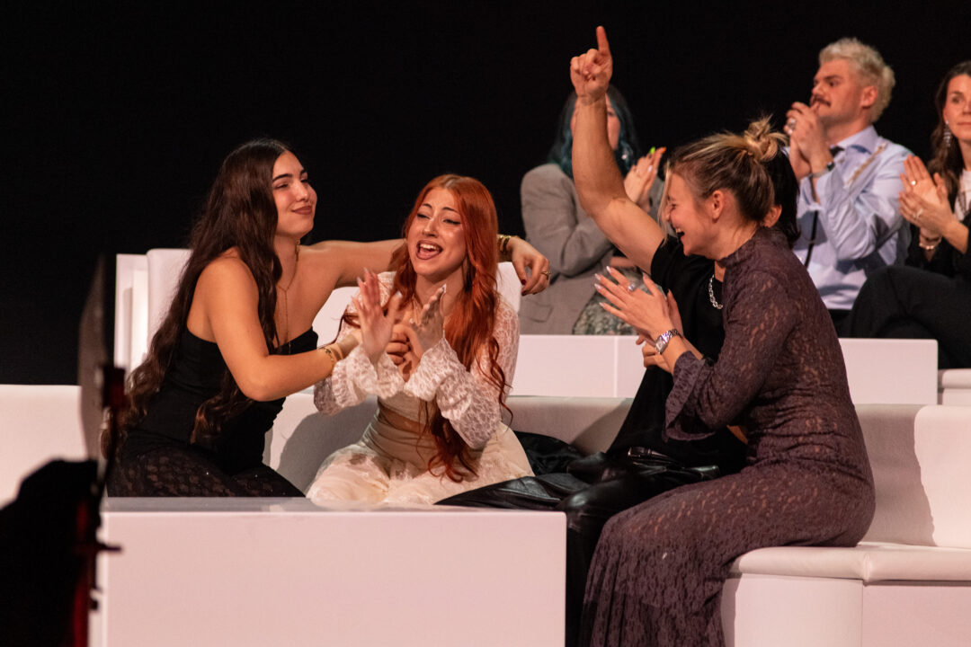 Artistas de la primera semifinal del Benidorm Fest 2026 durante el anuncio de los finalistas, Palau d’Esports l’Illa de Benidorm | Foto: Iván Trejo