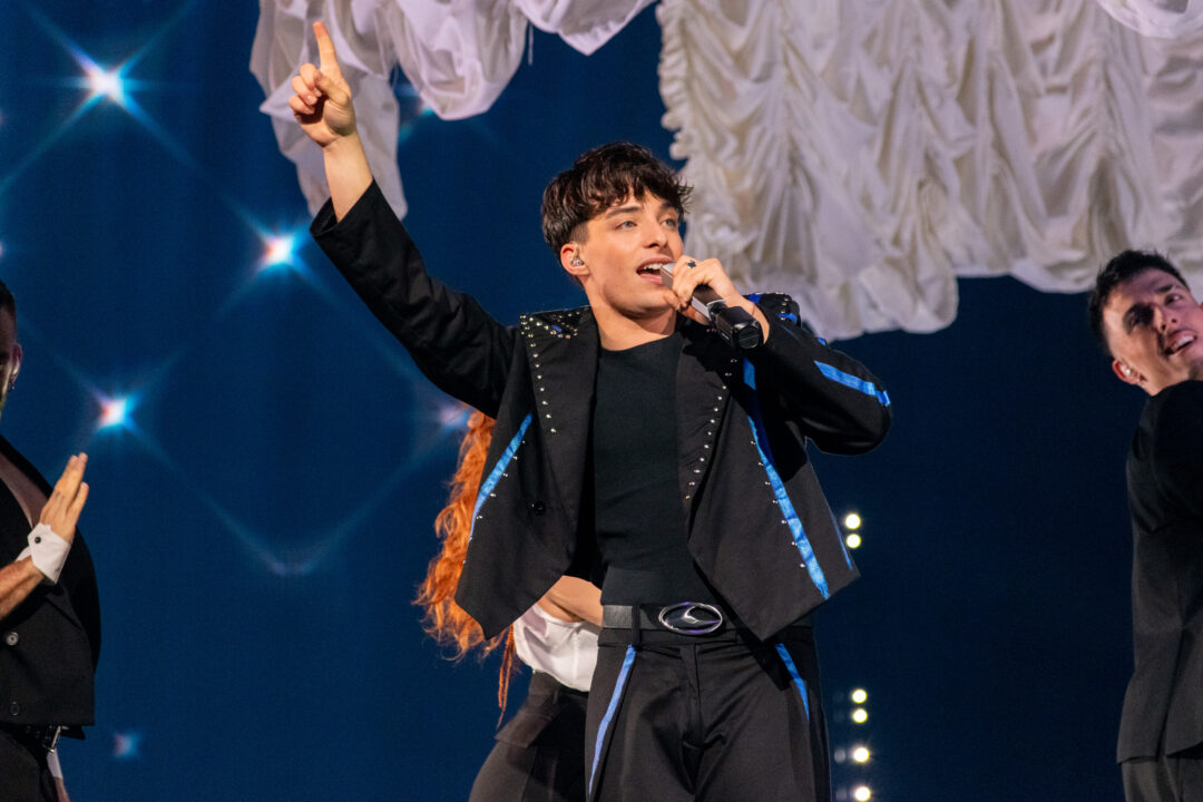 Izan Llunas en la primera semifinal del Benidorm Fest 2026, Palau d’Esports l’Illa de Benidorm | Foto: Iván Trejo