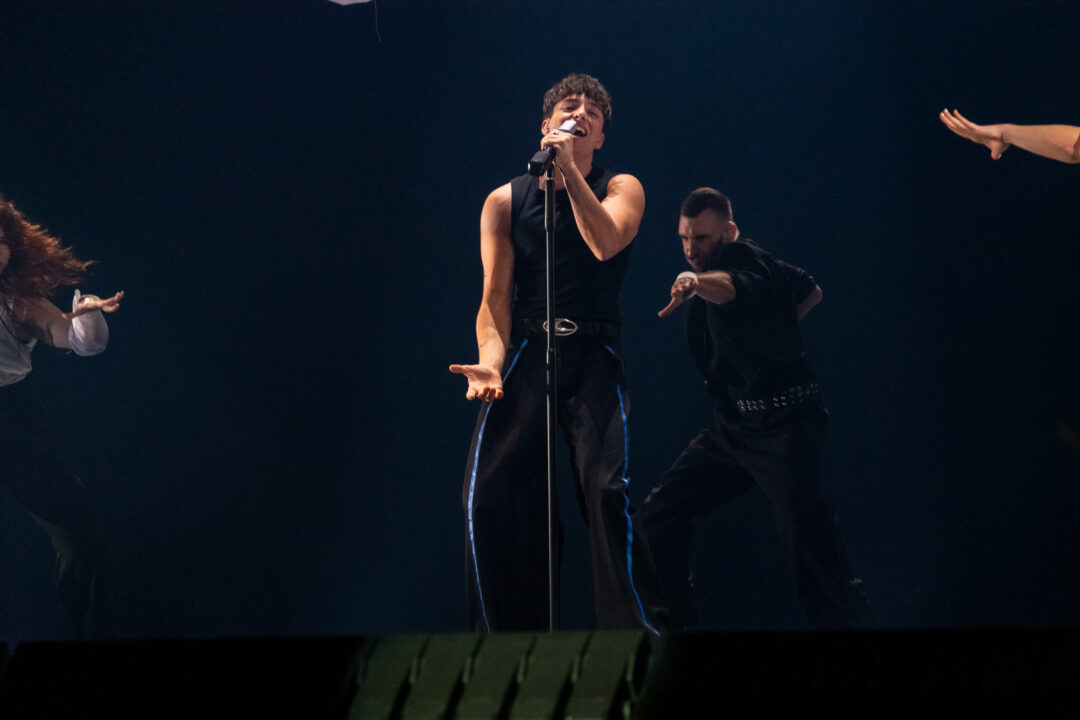 Izan Llunas en la primera semifinal del Benidorm Fest 2026, Palau d’Esports l’Illa de Benidorm | Foto: Iván Trejo