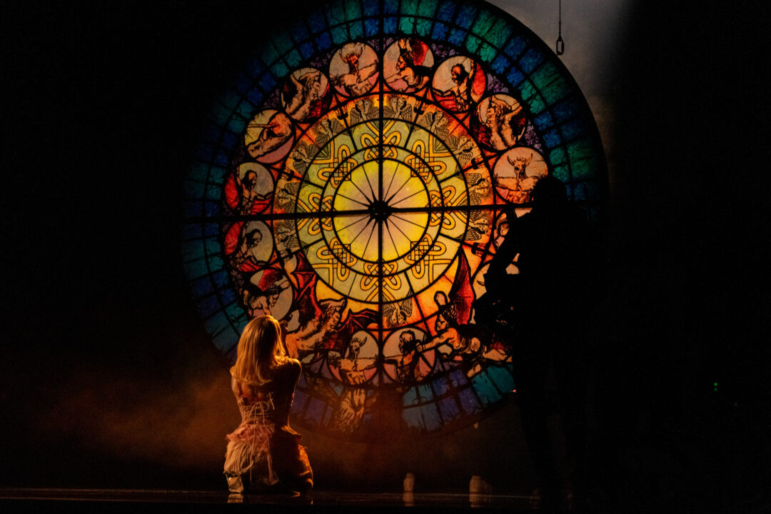 Dora & Marlon Collins en la primera semifinal del Benidorm Fest 2026, Palau d’Esports l’Illa de Benidorm | Foto: Iván Trejo