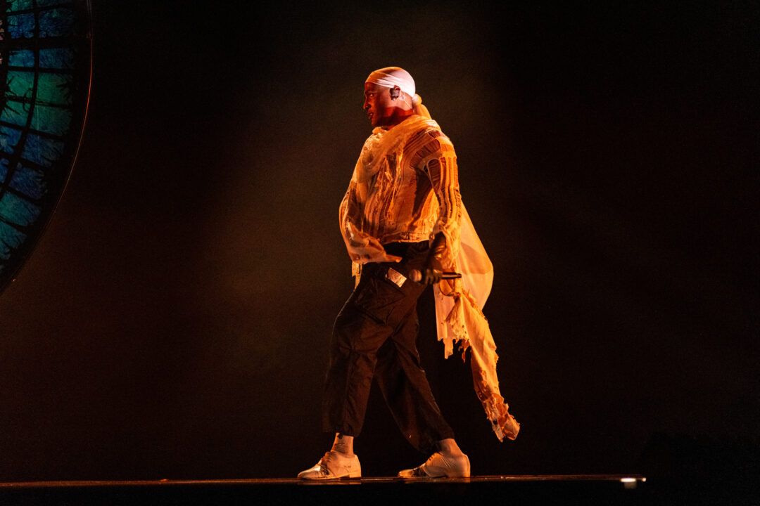 Dora & Marlon Collins en la primera semifinal del Benidorm Fest 2026, Palau d’Esports l’Illa de Benidorm | Foto: Iván Trejo