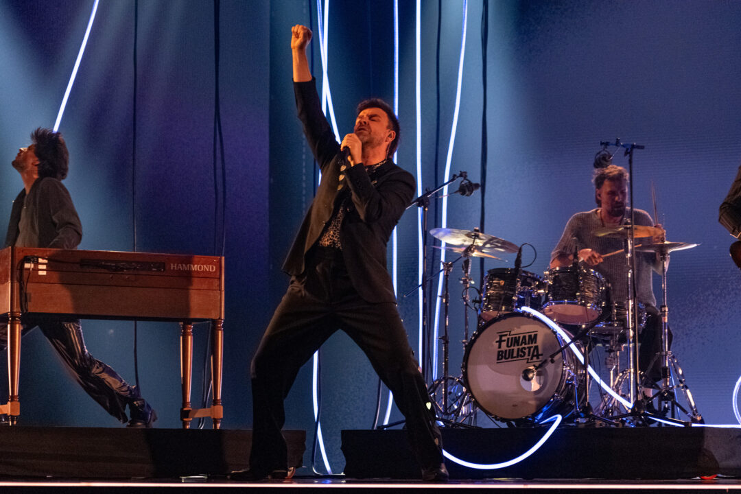 Funambulista en la segunda semifinal del Benidorm Fest 2026, Palau d’Esports l’Illa de Benidorm | Foto: Iván Trejo