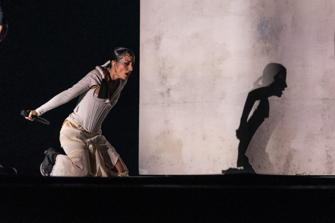 Rosalinda Galán en la segunda semifinal del Benidorm Fest 2026, Palau d’Esports l’Illa de Benidorm | Foto: Iván Trejo