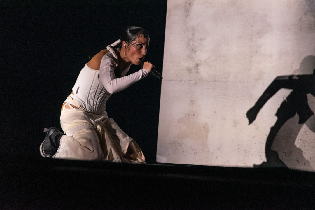 Rosalinda Galán en la segunda semifinal del Benidorm Fest 2026, Palau d’Esports l’Illa de Benidorm | Foto: Iván Trejo