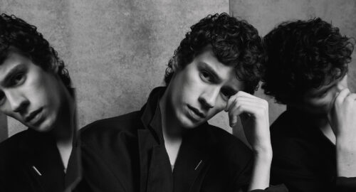 Disfruta de «CROSSROADS», la propuesta de Chequia en la voz de Daniel Žižka