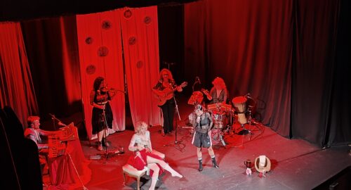 Karmento despide «La Serrana» en el teatro Lara de Madrid