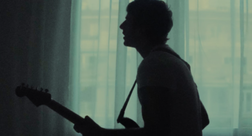 Henry Semler estrena «Para mi amor», una ofrenda de intimidad y desamor que sirve como adelanto de su álbum LOVERBOY