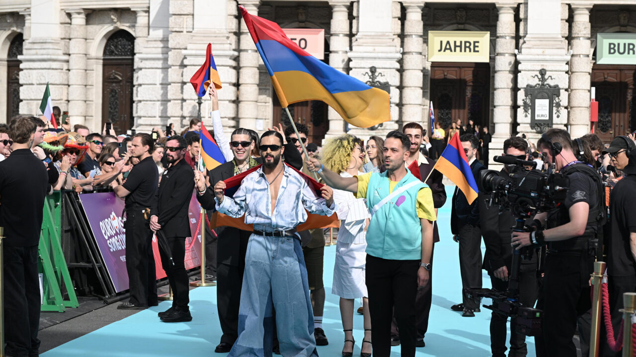 La emisora israelí Kan se disculpa con Armenia tras sustituir “por error” su bandera por la de Azerbaiyán durante su cobertura de Eurovisión 2026