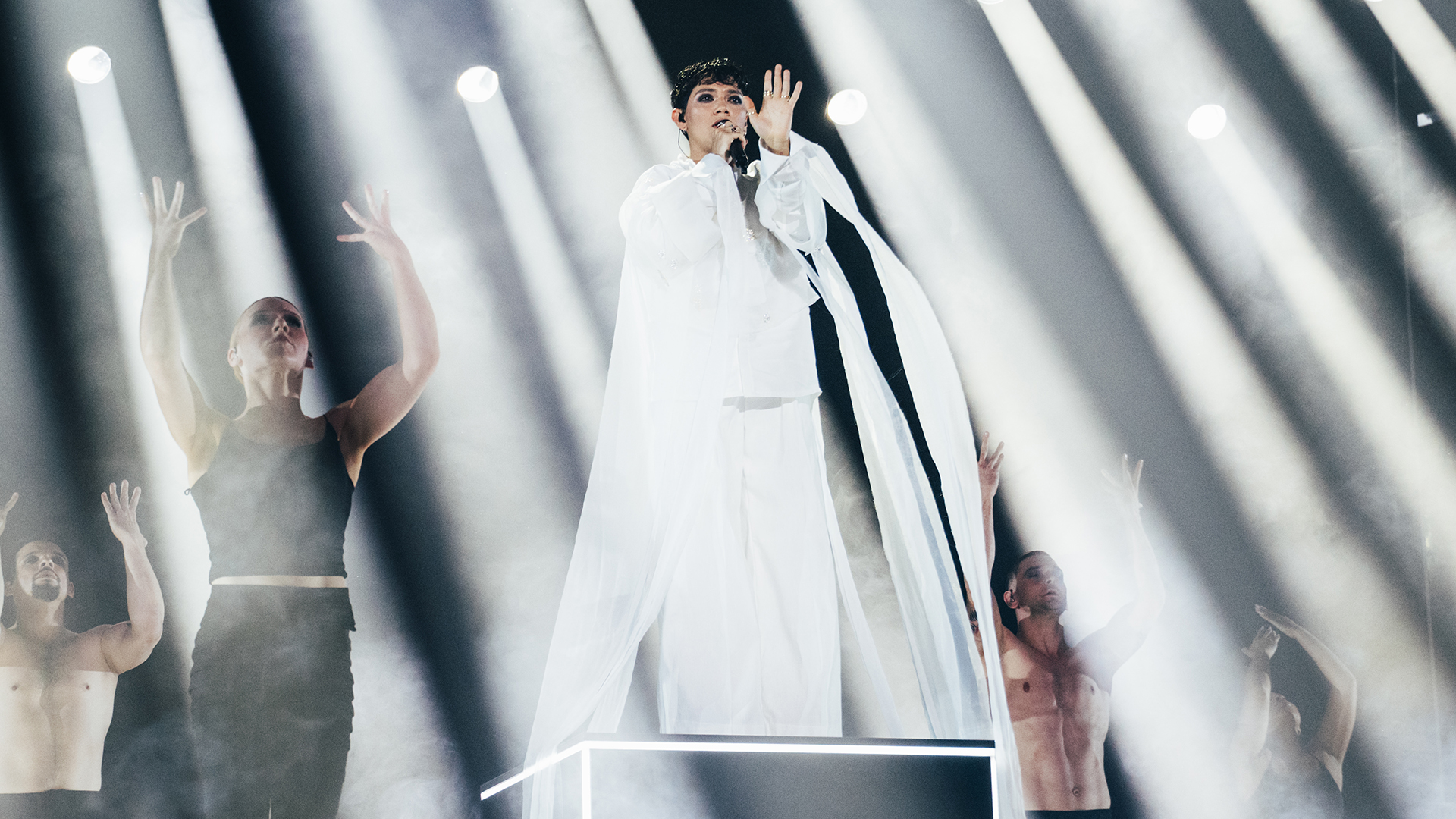 JJ, ganador en 2025, durante la segunda semifinal del Festival de Eurovisión 2026 | Imagen: Sarah Louise Bennett - EBU