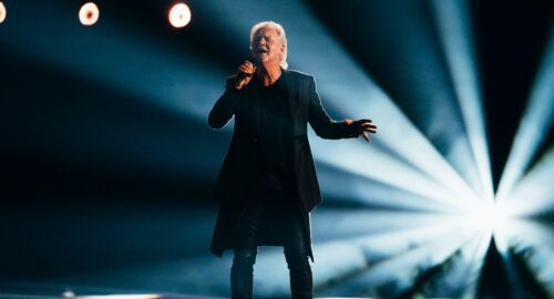 Johnny Logan, ganador de Eurovisión, rechazó hasta en cuatro ocasiones asistir como invitado a Viena en protesta por la participación de Israel
