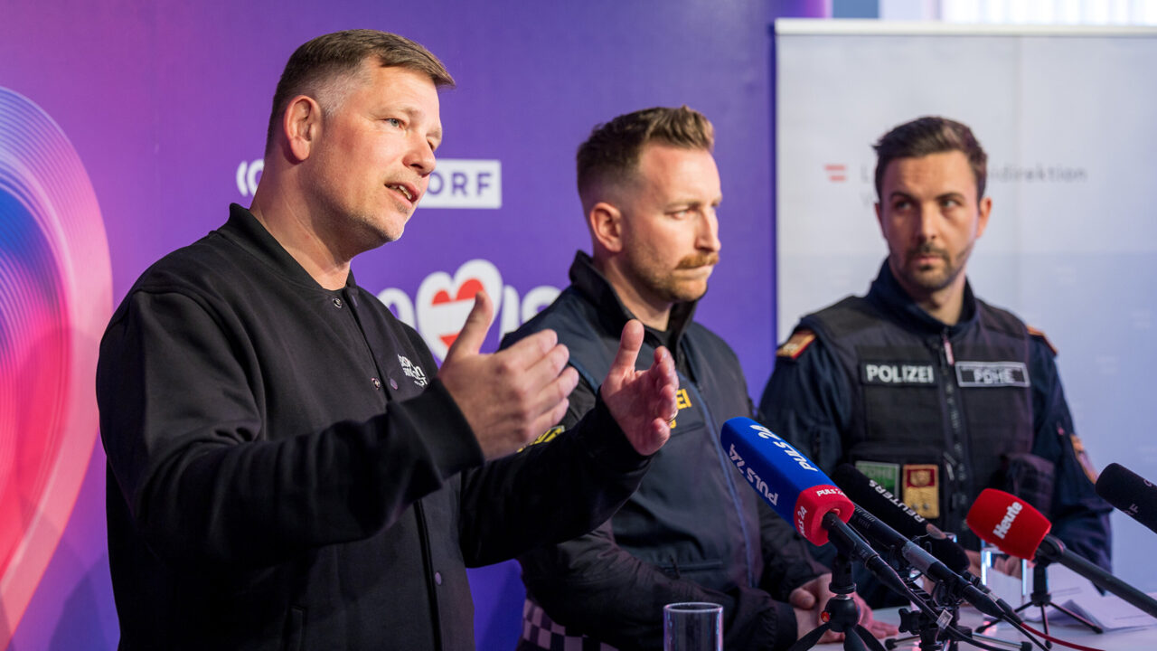 Fuerzas y cuerpos de seguridad en el Wiener Stadthalle de Viena durante el Festival de Eurovisión 2026 | Imagen: Christian Öser - ORF