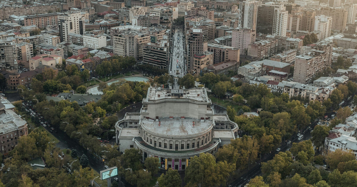 Teatro Nacional de Ópera y Ballet Alexander Spendiaryan de Ereván (Armenia) | Imagen: IsaaK Alexandre KaRslian - Pexels