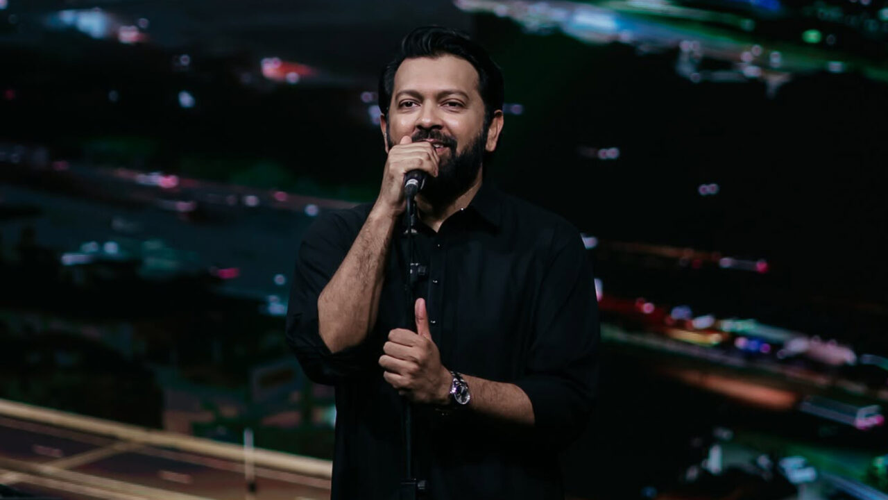 Tahsan Rahman Khan, presentador de Voice of Bangladesh | Imagen: Muntaseir Husain Bokhari - Tahsan and The Band (Facebook)