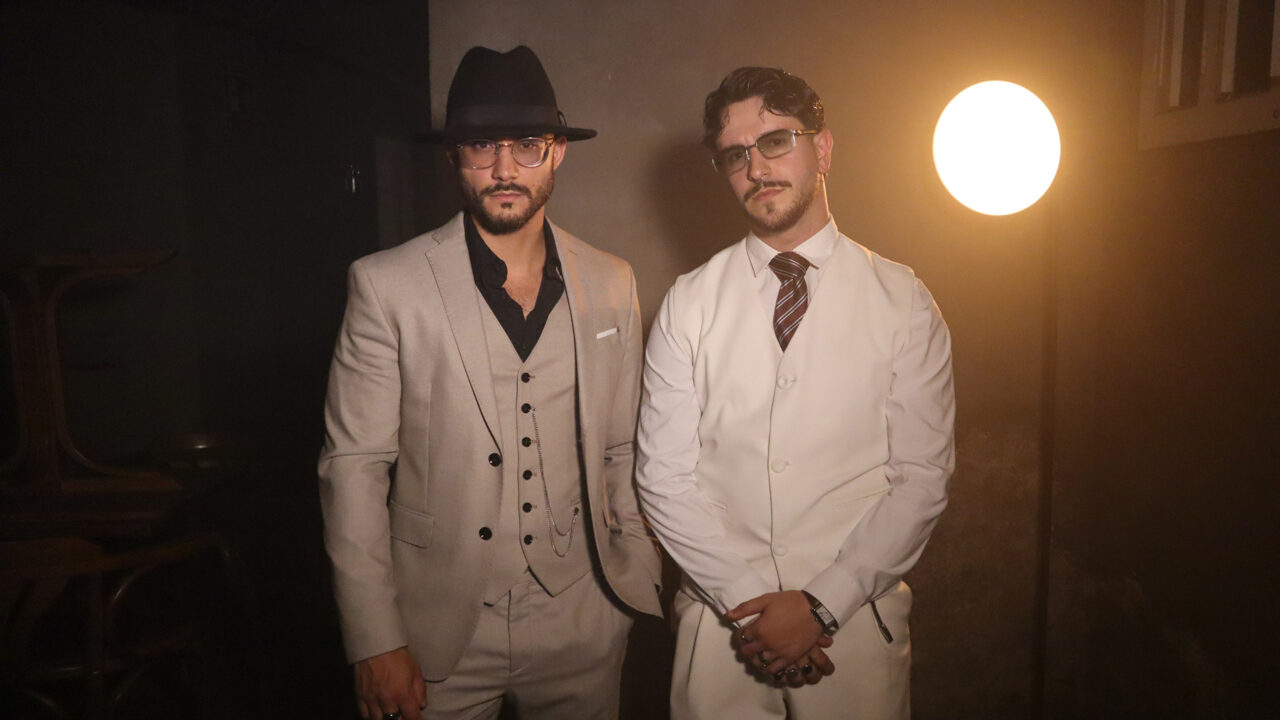 David Afonso y Arodi Llanos unen sus voces en el «El Efectivo» una historia de amistad, ambición y un plan perfecto