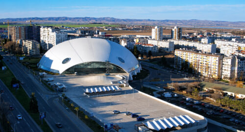 Un estudio de arquitectura búlgaro avanza las posibles opciones de diseño del escenario de Eurovisión 2027 en el Arena Burgas