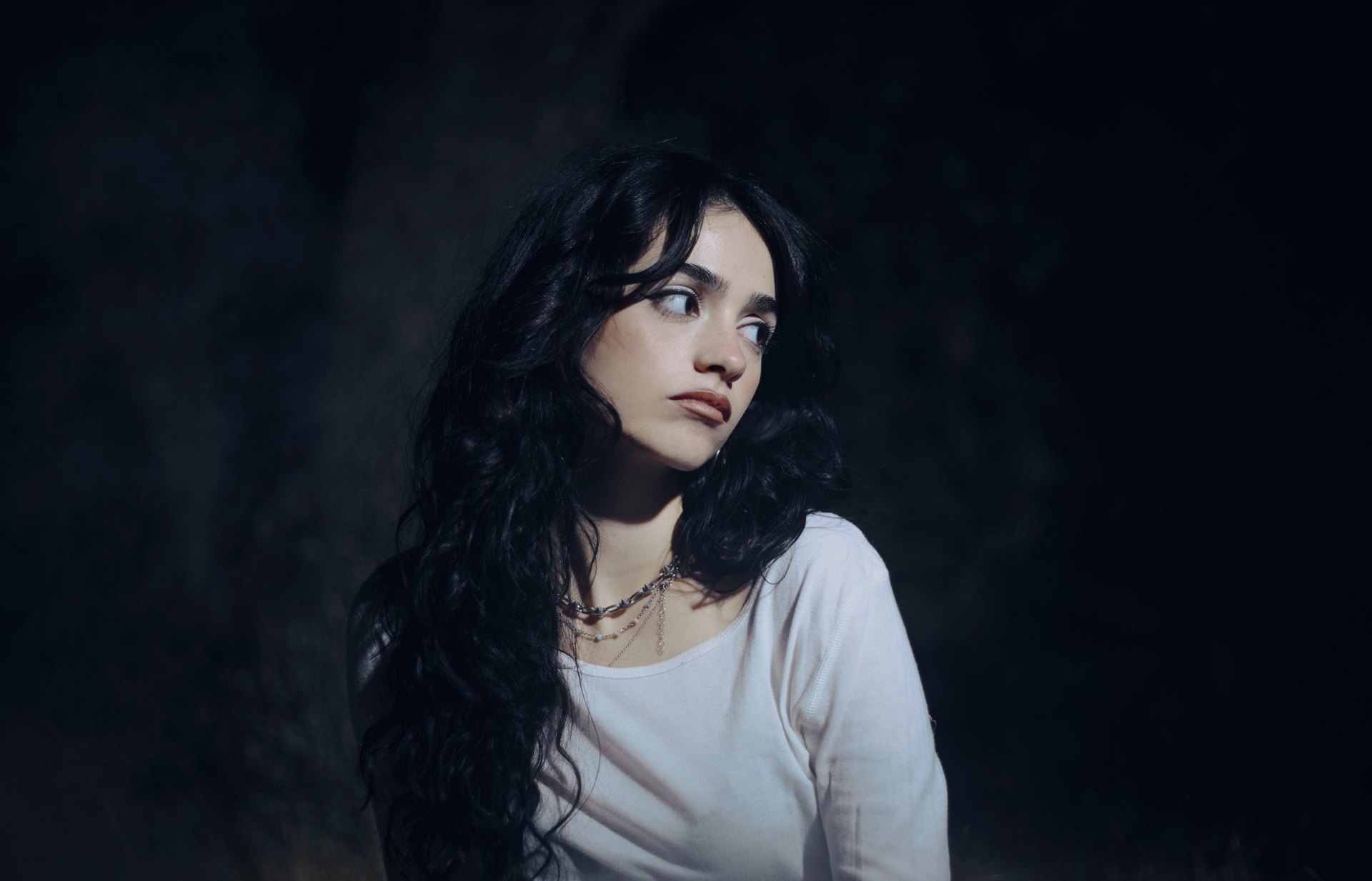 Candela Gómez, en una imagen promocional de «Sueño Lúcido» | Imagen: Universal Music Spain