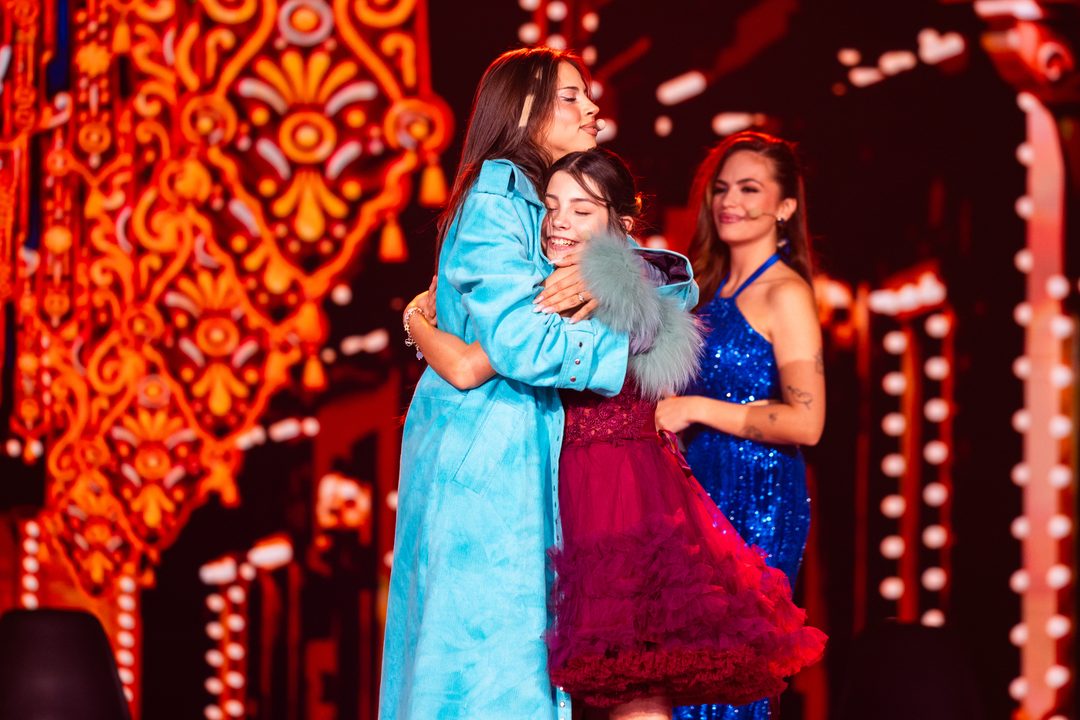DARA y Lou Deleuze en el Festival de Eurovisión Junior 2026 | Imagen: Corinne Cumming - EBU