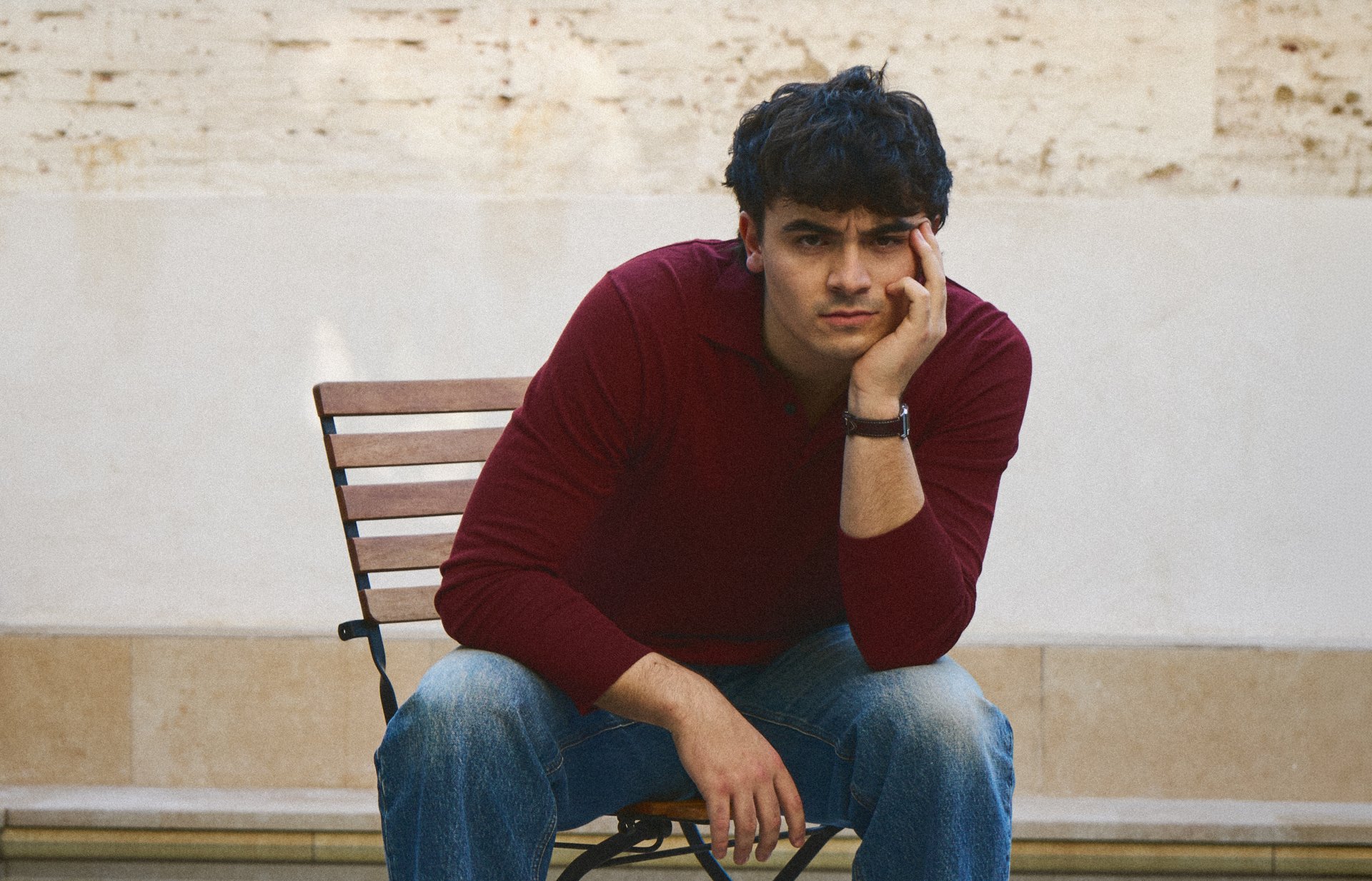 Javi Chapela, en una imagen promocional de «Horas Bajas» | Imagen: Alfon Lopz - Universal Music Spain