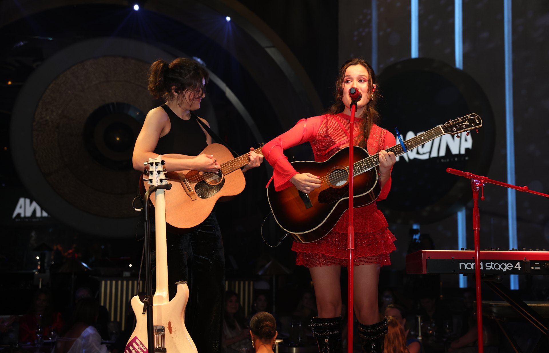 JOAQUINA, durante su actuación en la celebración del décimo aniversario de Miami Fashion Week | Imagen: Universal Music Latino