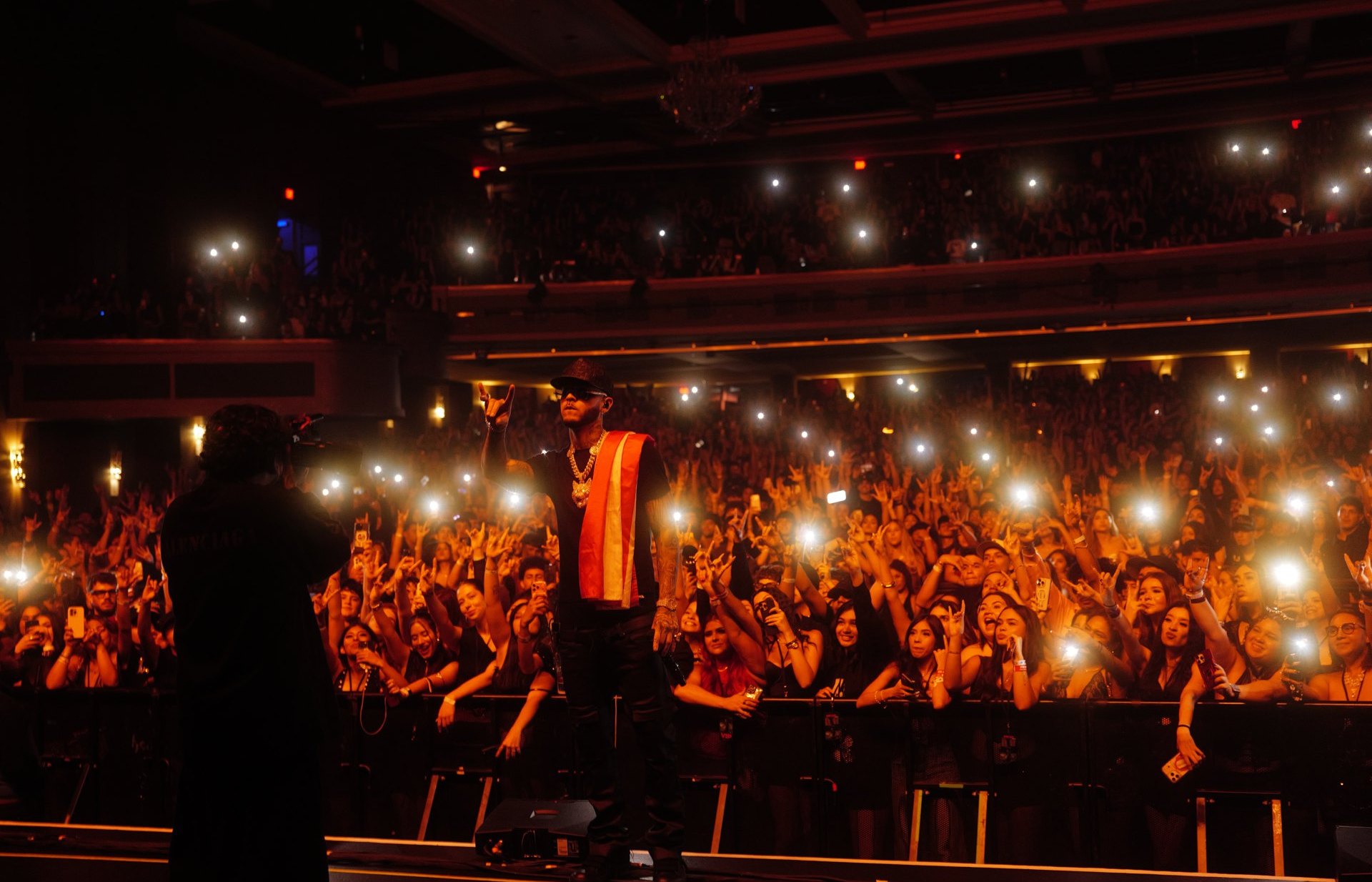 ROA, durante el concierto inaugural de ‘USA Tour 2026’ en el Fillmore Miami Beach | Imagen: Universal Music Latino