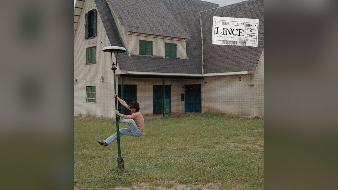 Sienna, en la portada de su álbum «Lince» | Imagen: Universal Music Spain